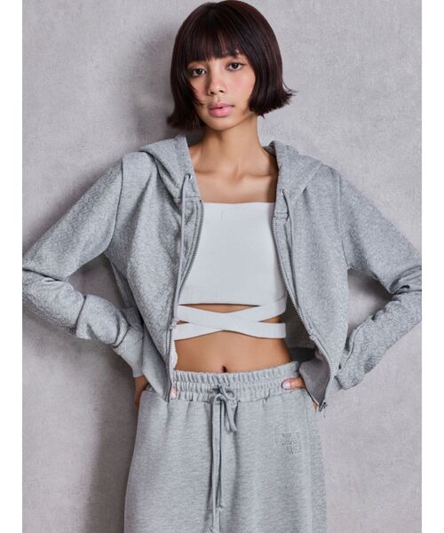 GYDA（ジェイダ）の「GG chain glitter print shortパーカー（パーカー・レディース・ブラック/グレー・FREE）」の15枚目の写真