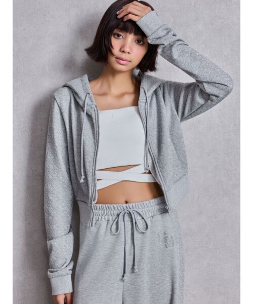 GYDA（ジェイダ）の「GG chain glitter print shortパーカー（パーカー・レディース・ブラック/グレー・FREE）」の16枚目の写真