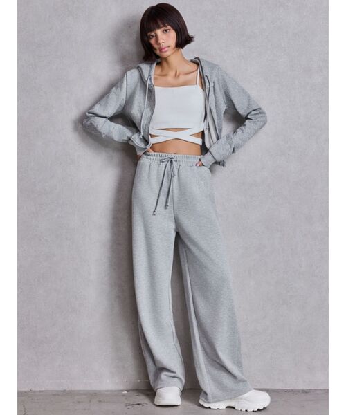 GYDA（ジェイダ）の「GG chain glitter print shortパーカー（パーカー・レディース・ブラック/グレー・FREE）」の18枚目の写真