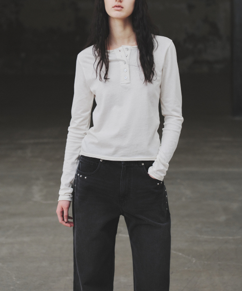 INSILENCE WOMEN(インサイレンスウーマン)の「スタッドポイントデニム BLACK(デニムパンツ・レディース・その他・LARGE/MEDIUM)」の5枚目の写真