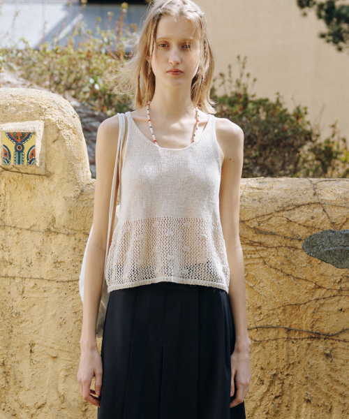 ANDNEEDS(アンドニーズ)の「Lizzy knit sleeveless (ivory)(Tシャツ/カットソー・レディース・その他・FREE)」の1枚目の写真