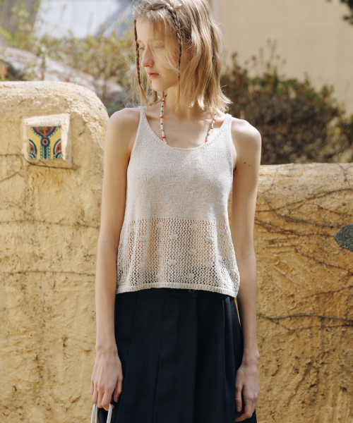 ANDNEEDS(アンドニーズ)の「Lizzy knit sleeveless (ivory)(Tシャツ/カットソー・レディース・その他・FREE)」の2枚目の写真