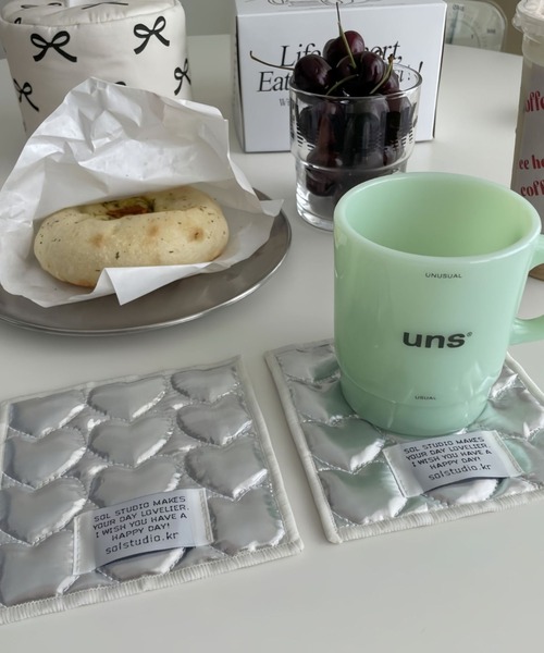 Made in I(メイドインアイ)の「Glossy Heart Stitch Coaster(ランチョンマット/テーブルウェア・レディース・ブラック/シルバー・FREE)」の5枚目の写真