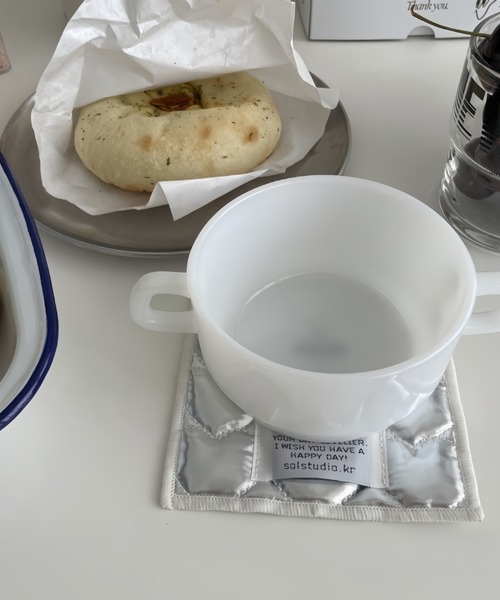 Made in I(メイドインアイ)の「Glossy Heart Stitch Coaster(ランチョンマット/テーブルウェア・レディース・ブラック/シルバー・FREE)」の6枚目の写真