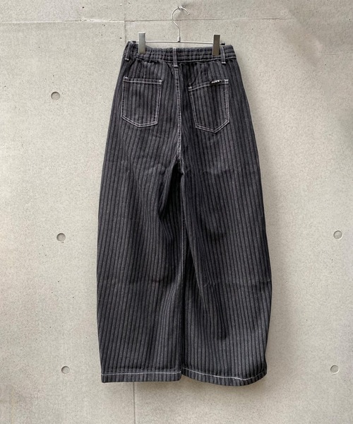 Jayne K(ジェーンケー)の「【Jayne K/ジェーン ケー】カーブストライプパンツ(デニムパンツ・メンズ・ブラック・MEDIUM/LARGE)」の8枚目の写真