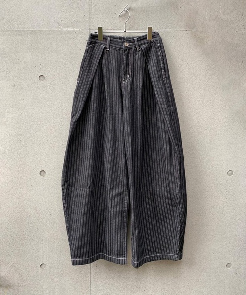 Jayne K(ジェーンケー)の「【Jayne K/ジェーン ケー】カーブストライプパンツ(デニムパンツ・メンズ・ブラック・MEDIUM/LARGE)」の7枚目の写真