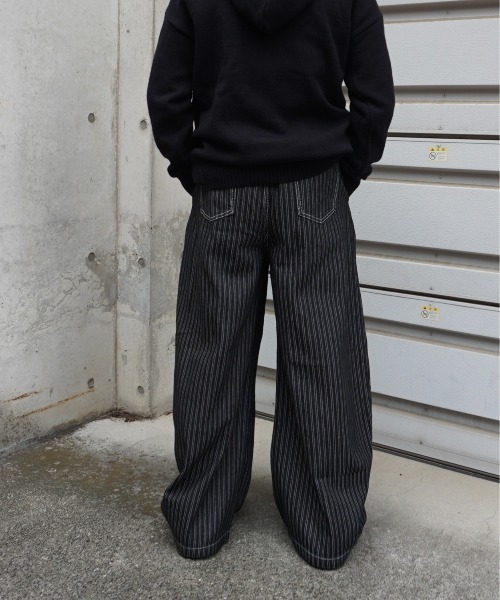 Jayne K(ジェーンケー)の「【Jayne K/ジェーン ケー】カーブストライプパンツ(デニムパンツ・メンズ・ブラック・MEDIUM/LARGE)」の6枚目の写真