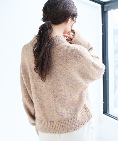 le.coeur blanc(ルクールブラン)の「ミックスカラーハイネックニット(ニット/セーター・レディース・ベージュ系その他2/ブルー系その他2・38)」の7枚目の写真