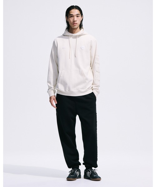 F.C.Real Bristol(エフシーレアルブリストル)の「CUT-OFF LOGO SWEAT PANTS(スウェットパンツ・メンズ・ブラック/ブルー/オフホワイト/レッド・SMALL/MEDIUM/LARGE/X-LARGE/XX-LARGE)」の5枚目の写真