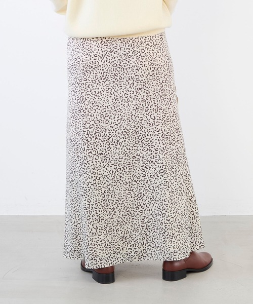 MICA&DEAL(マイカ&ディール)の「レオパードプリントスカート(スカート・レディース・チャコールグレー/ベージュ・FREE)」の5枚目の写真