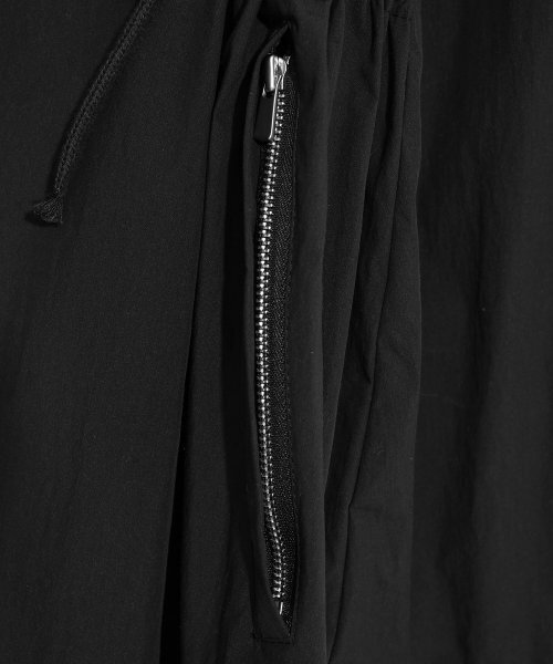HARDCORE HAPPINESS(ハードコアハピネス)の「WAVE OVERSIZED CLASSIC COLLAR COAT_BLACK(トレンチコート・レディース・その他・FREE)」の8枚目の写真