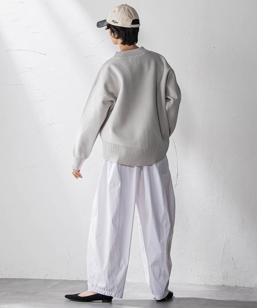 MAYSON GREY(メイソングレイ)の「スポンディッシュVネックニットカーディガン(カーディガン/ボレロ・レディース・ベージュ/ネイビー/イエロー・M)」の9枚目の写真