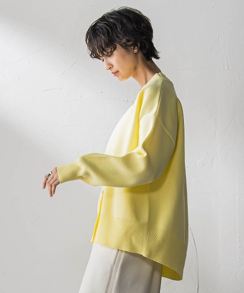 MAYSON GREY(メイソングレイ)の「スポンディッシュVネックニットカーディガン(カーディガン/ボレロ・レディース・ベージュ/ネイビー/イエロー・M)」の12枚目の写真