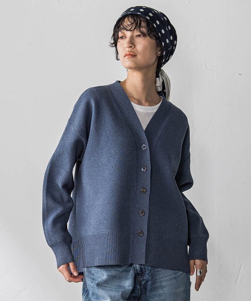 MAYSON GREY(メイソングレイ)の「スポンディッシュVネックニットカーディガン(カーディガン/ボレロ・レディース・ベージュ/ネイビー/イエロー・M)」の19枚目の写真