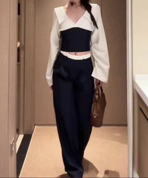 GLAMOROUS JANE(グラマラスジェーン)の「配色トップス×ワイドパンツ 2点セット(セットアップ・レディース・ホワイト・M/L)」の4枚目の写真