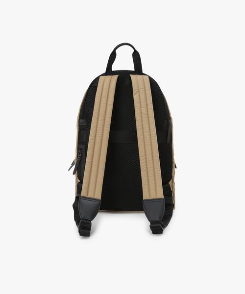 agnes b.（アニエスベー）の「ナイロン バックパック ”Fred” ABH02－01（バックパック/リュック・メンズ・ブラウン系その他・FREE）」の2枚目の写真