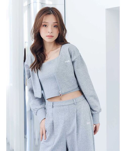 FILA(フィラ)の「【FILA別注】裏毛アンサンブル(Tシャツ/カットソー・レディース・チャコールグレー/グレー・FREE)」の2枚目の写真