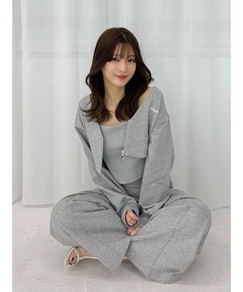 FILA(フィラ)の「【FILA別注】裏毛アンサンブル(Tシャツ/カットソー・レディース・チャコールグレー/グレー・FREE)」の8枚目の写真