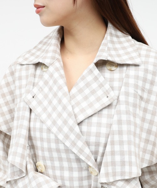 ROYAL PARTY(ロイヤルパーティー)の「ギンガムチェックラッフルロングコート(トレンチコート・レディース・ブラック/ベージュ・FREE)」の7枚目の写真