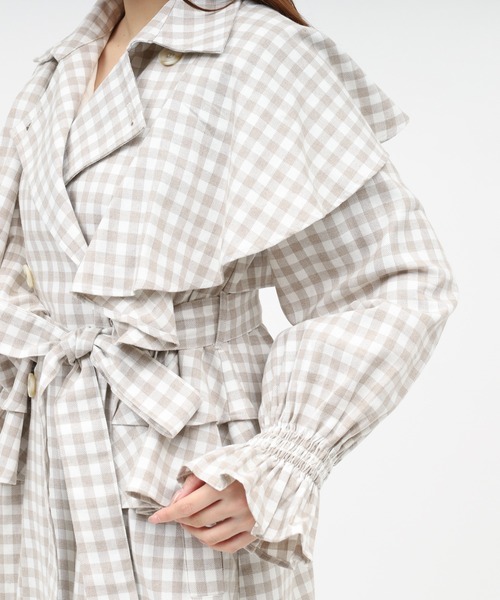 ROYAL PARTY(ロイヤルパーティー)の「ギンガムチェックラッフルロングコート(トレンチコート・レディース・ブラック/ベージュ・FREE)」の9枚目の写真