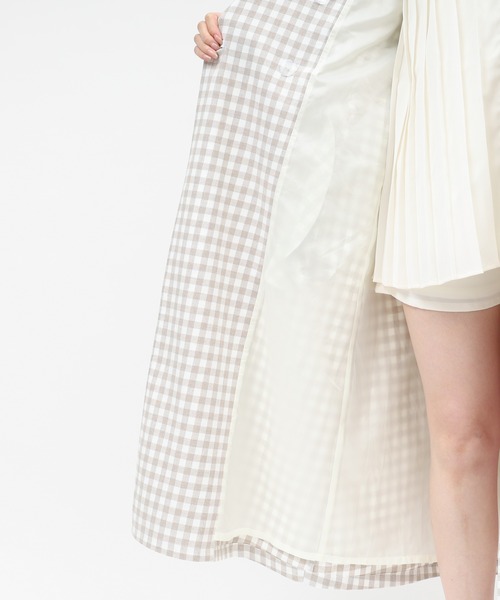 ROYAL PARTY(ロイヤルパーティー)の「ギンガムチェックラッフルロングコート(トレンチコート・レディース・ブラック/ベージュ・FREE)」の13枚目の写真