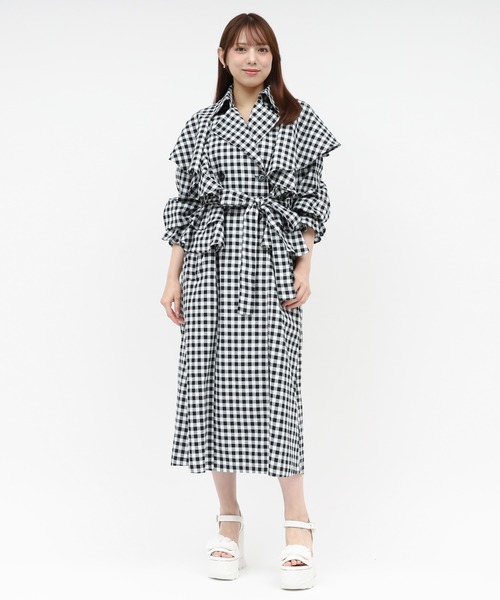 ROYAL PARTY(ロイヤルパーティー)の「ギンガムチェックラッフルロングコート(トレンチコート・レディース・ブラック/ベージュ・FREE)」の15枚目の写真