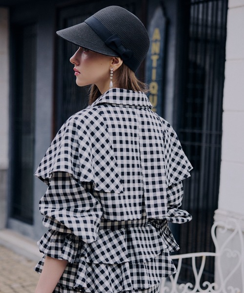 ROYAL PARTY(ロイヤルパーティー)の「ギンガムチェックラッフルロングコート(トレンチコート・レディース・ブラック/ベージュ・FREE)」の4枚目の写真