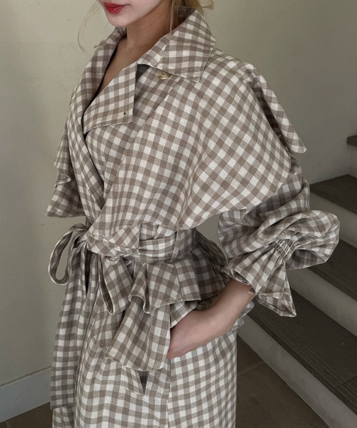 ROYAL PARTY(ロイヤルパーティー)の「ギンガムチェックラッフルロングコート(トレンチコート・レディース・ブラック/ベージュ・FREE)」の20枚目の写真