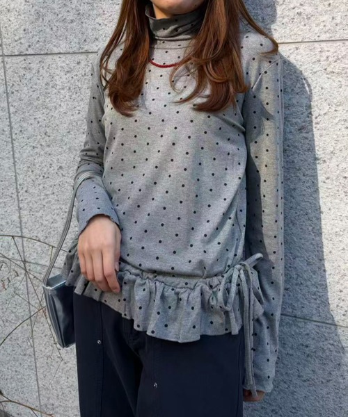 mebole(メボレ)の「ドットフリルカットソー(Tシャツ/カットソー・レディース・ホワイト/グレー・FREE)」の2枚目の写真