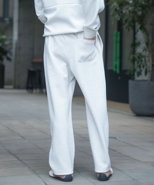 Blue Standard (ブルースタンダード)の「【BLUE STANDARD/ブルースタンダード】【最旬バレルレッグシルエット】パフィースウェットパンツ 樽型ルーズワイド 裾緩めテーパード(スウェットパンツ・メンズ・ブラック/チャコールグレー/アイボリー・X-LARGE/LARGE/MEDIUM)」の8枚目の写真