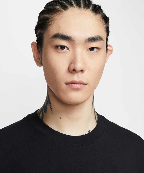 NIKE(ナイキ)の「ナイキ スポーツウェア ロングスリーブ Tシャツ / Nike Sportswear Long-Sleeve T-Shirt IO9761-010 Black(Tシャツ/カットソー・メンズ・ブラック・XL/2XL/S/M/L)」の3枚目の写真