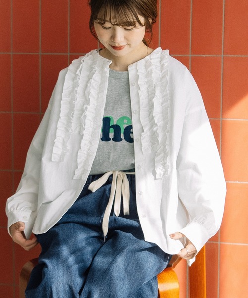 POU DOU DOU（プードゥドゥ）の「ランダムフリルシャツ（シャツ/ブラウス・レディース・イエロー/ブラック/オフホワイト・3）」の2枚目の写真