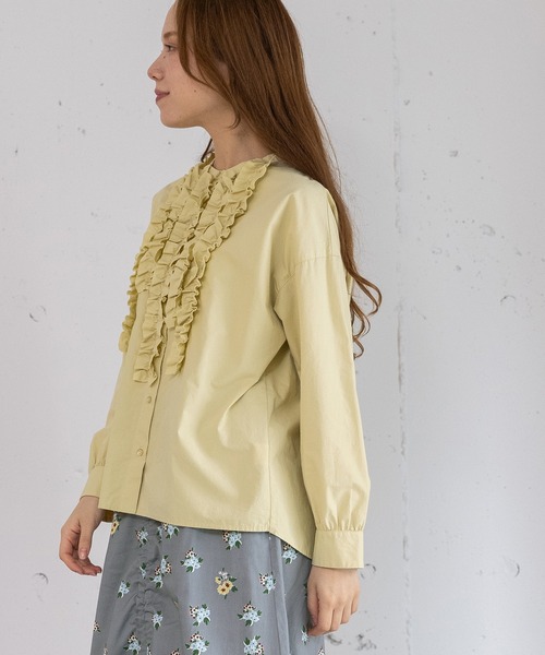 POU DOU DOU（プードゥドゥ）の「ランダムフリルシャツ（シャツ/ブラウス・レディース・イエロー/ブラック/オフホワイト・3）」の4枚目の写真