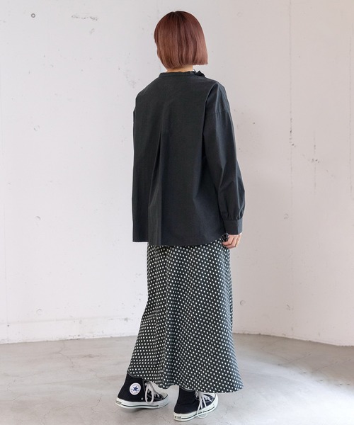 POU DOU DOU（プードゥドゥ）の「ランダムフリルシャツ（シャツ/ブラウス・レディース・イエロー/ブラック/オフホワイト・3）」の17枚目の写真