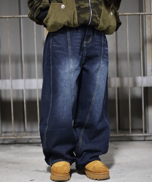 ATMARK(アットマーク)の「《2サイズ展開 / UNISEX 》バックロゴ刺繍 切り替えバレルレッグデニムパンツ(デニムパンツ・レディース・インディゴブルー・M/S/L)」の5枚目の写真