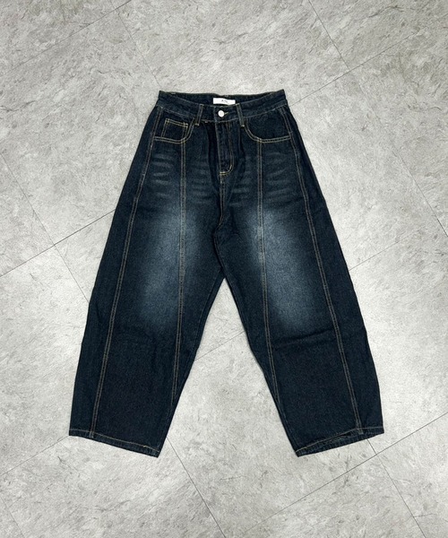 ATMARK(アットマーク)の「《2サイズ展開 / UNISEX 》バックロゴ刺繍 切り替えバレルレッグデニムパンツ(デニムパンツ・レディース・インディゴブルー・M/S/L)」の10枚目の写真