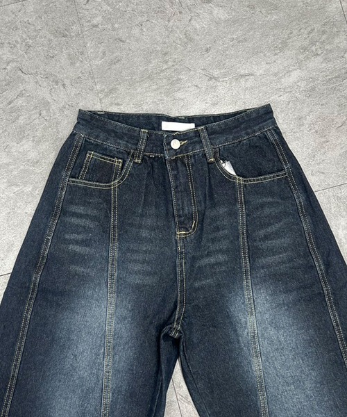 ATMARK(アットマーク)の「《2サイズ展開 / UNISEX 》バックロゴ刺繍 切り替えバレルレッグデニムパンツ(デニムパンツ・レディース・インディゴブルー・M/S/L)」の12枚目の写真