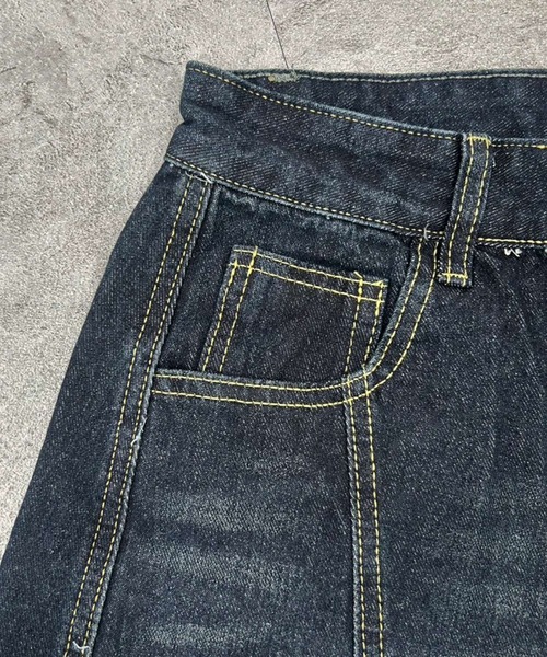 ATMARK(アットマーク)の「《2サイズ展開 / UNISEX 》バックロゴ刺繍 切り替えバレルレッグデニムパンツ(デニムパンツ・レディース・インディゴブルー・M/S/L)」の13枚目の写真