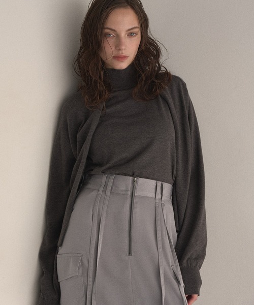 MIELI INVARIANT（ミエリインヴァリアント）の「Layer Cape Ensemble Knit Tops（ニット/セーター・レディース・ブラック/ブラウン/グレー・FREE）」の15枚目の写真