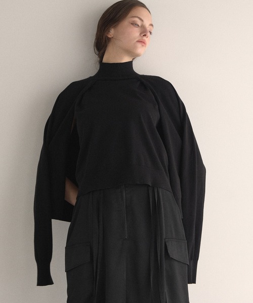 MIELI INVARIANT（ミエリインヴァリアント）の「Layer Cape Ensemble Knit Tops（ニット/セーター・レディース・ブラック/ブラウン/グレー・FREE）」の8枚目の写真