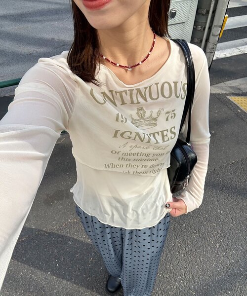 CIAOPANIC（チャオパニック）の「レイヤードデザインメッシュロゴトップス（Tシャツ/カットソー・レディース・オフホワイト/レッド/ブラウン・ONE SIZE）」の2枚目の写真