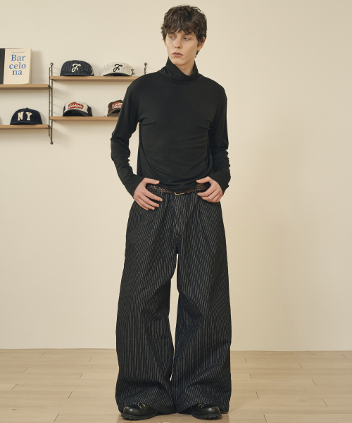 TAKEASY（テイクイージー）の「ドレープクロップタートルネック(ブラック)（Tシャツ/カットソー・メンズ・その他・SMALL/MEDIUM/LARGE）」の3枚目の写真