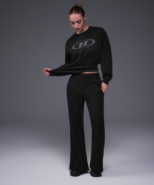 BORN TO WIN（ボーントゥウィン）の「W HALFTONE LOGO OVER FIT LONG SLEEVE [BLACK]（Tシャツ/カットソー・レディース・その他・1/2）」の3枚目の写真