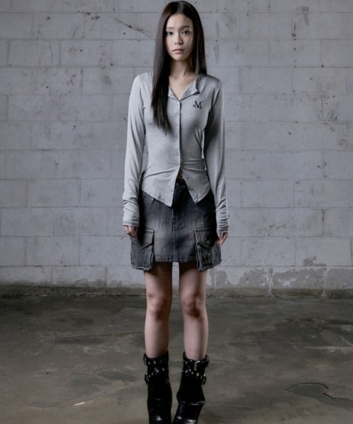 MUCENT(ムセント)の「A'GEM/9 × .kom 『MUCENT/ムセント』 ANZ SLIM FIT R-NECK CARDIGAN/スリームフィットラウンドネックカーディガン(カーディガン/ボレロ・レディース・ホワイト/チャコールグレー/グレー/ブラック・FREE)」の11枚目の写真