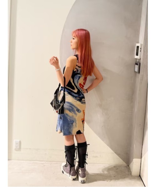Desigual(デシグアル)の「マーブルプリントノースリーブミニドレス(ワンピース・レディース・マルチ・XL/L/M/S/XS)」の2枚目の写真