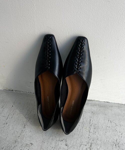 CAPRICIEUX LE'MAGE（カプリシューレマージュ）の「レースアップフラットシューズ（パンプス・レディース・オフホワイト/ブラック・38/36/37）」の2枚目の写真
