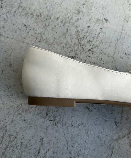 CAPRICIEUX LE'MAGE（カプリシューレマージュ）の「レースアップフラットシューズ（パンプス・レディース・オフホワイト/ブラック・38/36/37）」の11枚目の写真