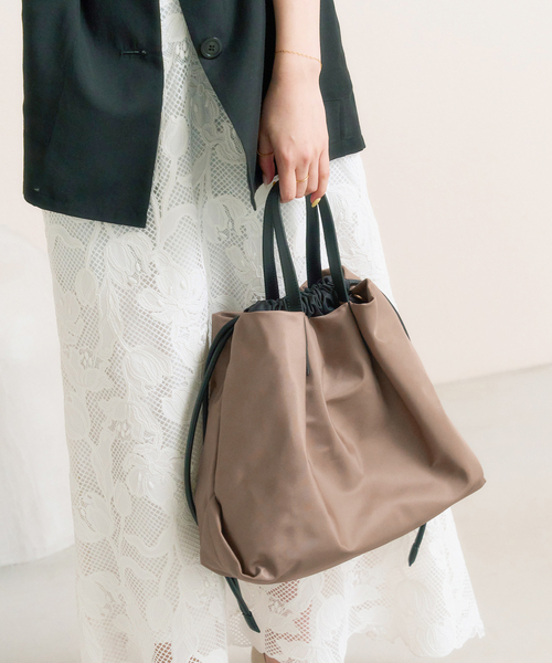 LE TALON（ルタロン）の「LETALON 2WAYギャザーナイロントート（トートバッグ・レディース・ベージュ/ブラック・FREE）」の4枚目の写真