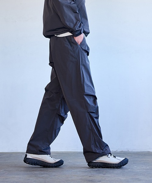 GOLDWIN（ゴールドウィン）の「Goldwin / ゴールドウイン：別注 Dope Dyed Rip-stop Wide Pants：ONLYARK-3-2507[PIE]（その他パンツ・メンズ・グレー系その他・3/2/1/4）」の2枚目の写真