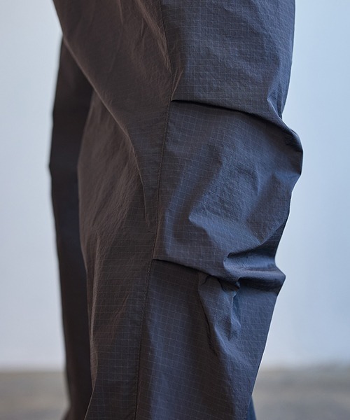 GOLDWIN（ゴールドウィン）の「Goldwin / ゴールドウイン：別注 Dope Dyed Rip-stop Wide Pants：ONLYARK-3-2507[PIE]（その他パンツ・メンズ・グレー系その他・3/2/1/4）」の6枚目の写真